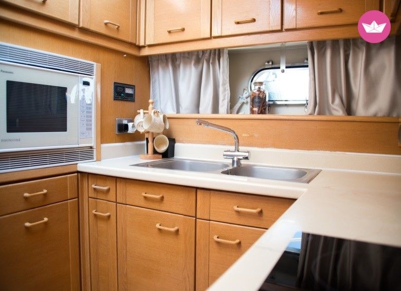 Rental Motorboat Princess 55 Athens