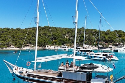 Verhuur Gulet Custom made 100ft Performance Sailing Yacht Split