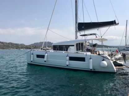 Charter Catamaran  Lagoon 40 (4 Cabs) Portisco