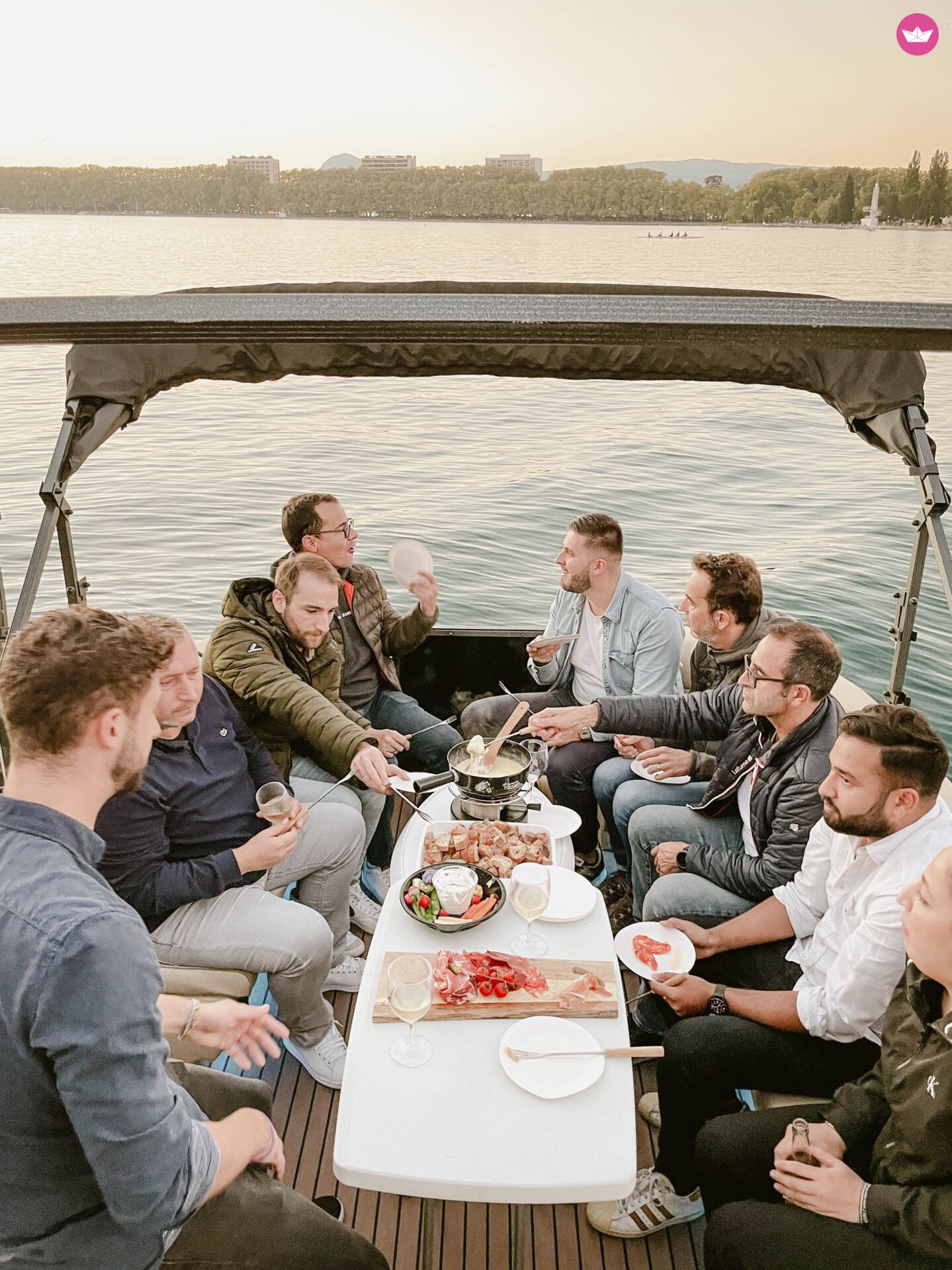 Bateau à moteur Sun tracker Party Barge 24 DLX 250cv 8