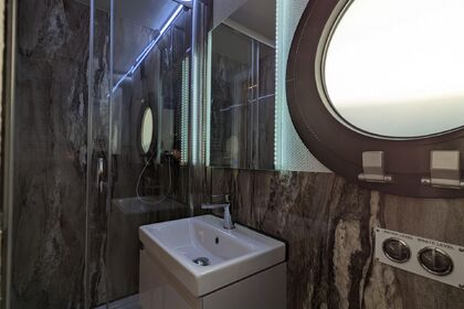 Boat without a license in 6 for rent in  Villa am