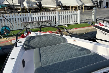 Axopar 37 XC Cross Cabin