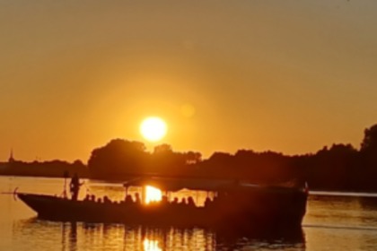 Rental Motorboat Jean Marc Benoît dit BIBI TOUE SABLIERE Saumur