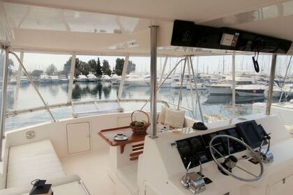 Riviera 48 American Boat for Charter