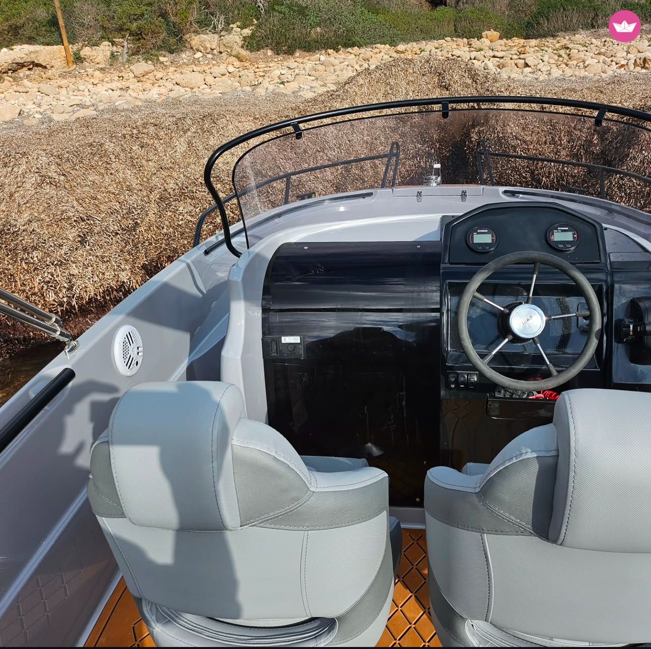 Bateau à moteur AQUA 24 S7 Exclusive 130cv 7