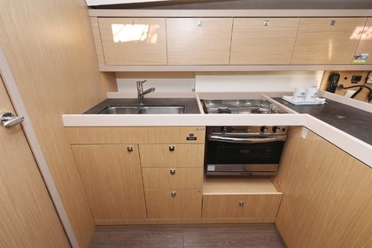 Hyra båt Segelbåt BENETEAU OCEANIS 45 Trogir