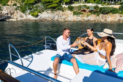 Lux Cat Allegra Newly Renowated for Private Rental in Dubrovnik