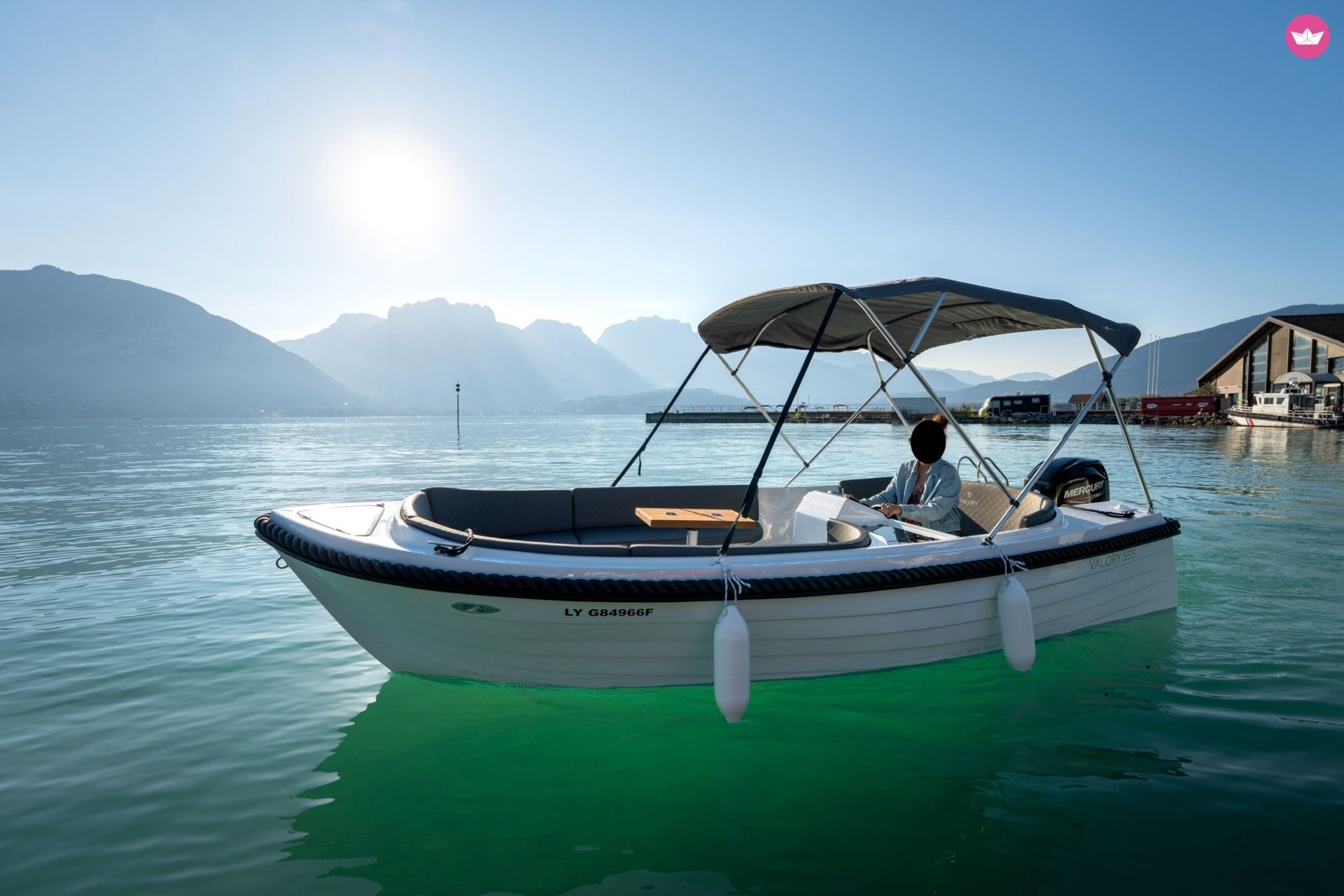 Bateau sans permis  boatbuilding motor yacht Valory 555 6cv 8