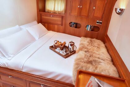 90ft Centreboard Sloop DARK STAR OF LONDON