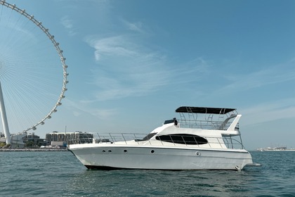 Чартер Моторная яхта Dubai Marina 60 Дубай