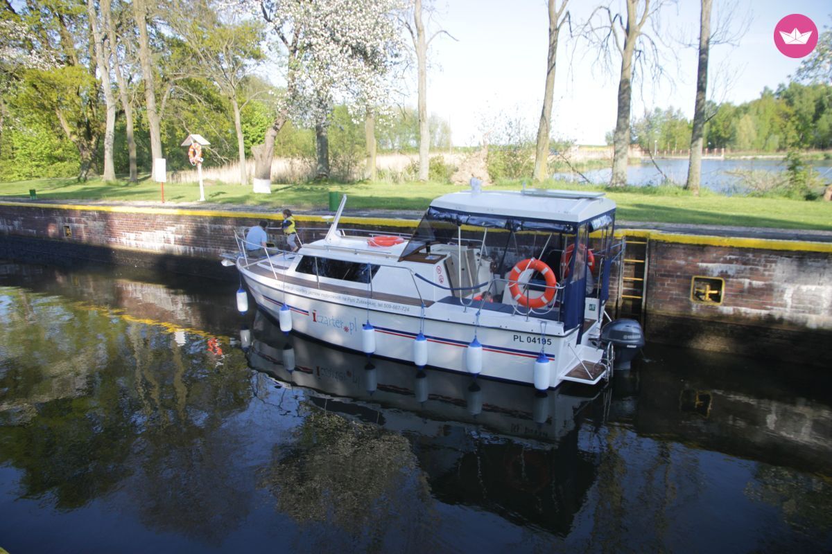 Bateau à moteur Weekend 820 30cv 5