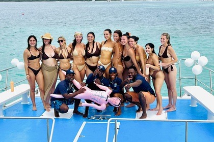 OCEAN FUN AWAITS: FRIENDLY CREW &.CAPTAIN CHARTER