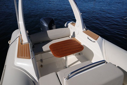 Semi rigide capelli tempest 8 mètres