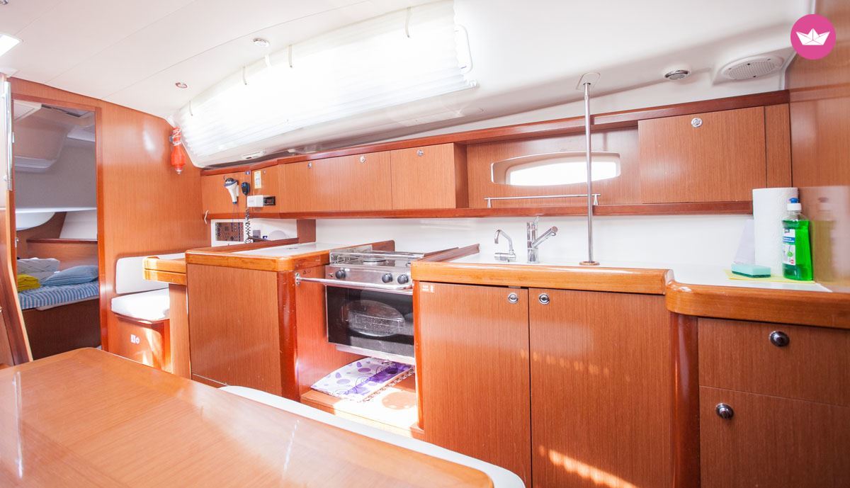 Charter Sailboat Beneteau Oceanis 40 Trogir