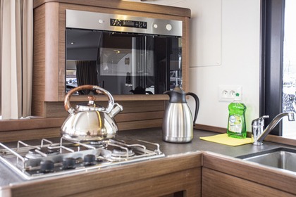 Hire Catamaran Lagoon-Bénéteau Lagoon 42 - 4 + 2 cab. Trogir