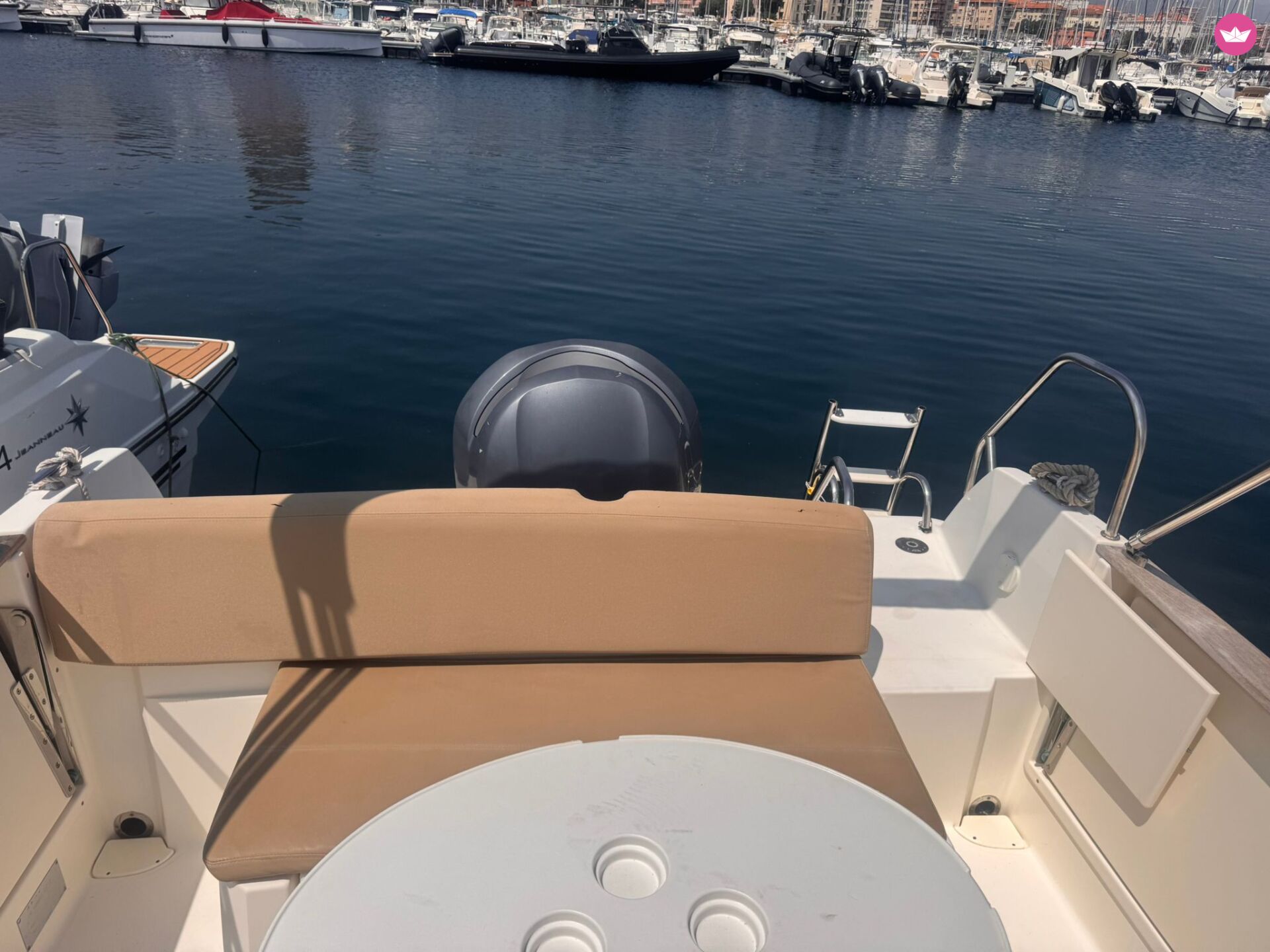 Bateau à moteur Jeanneau Cap Camarat 7.5 225cv 3