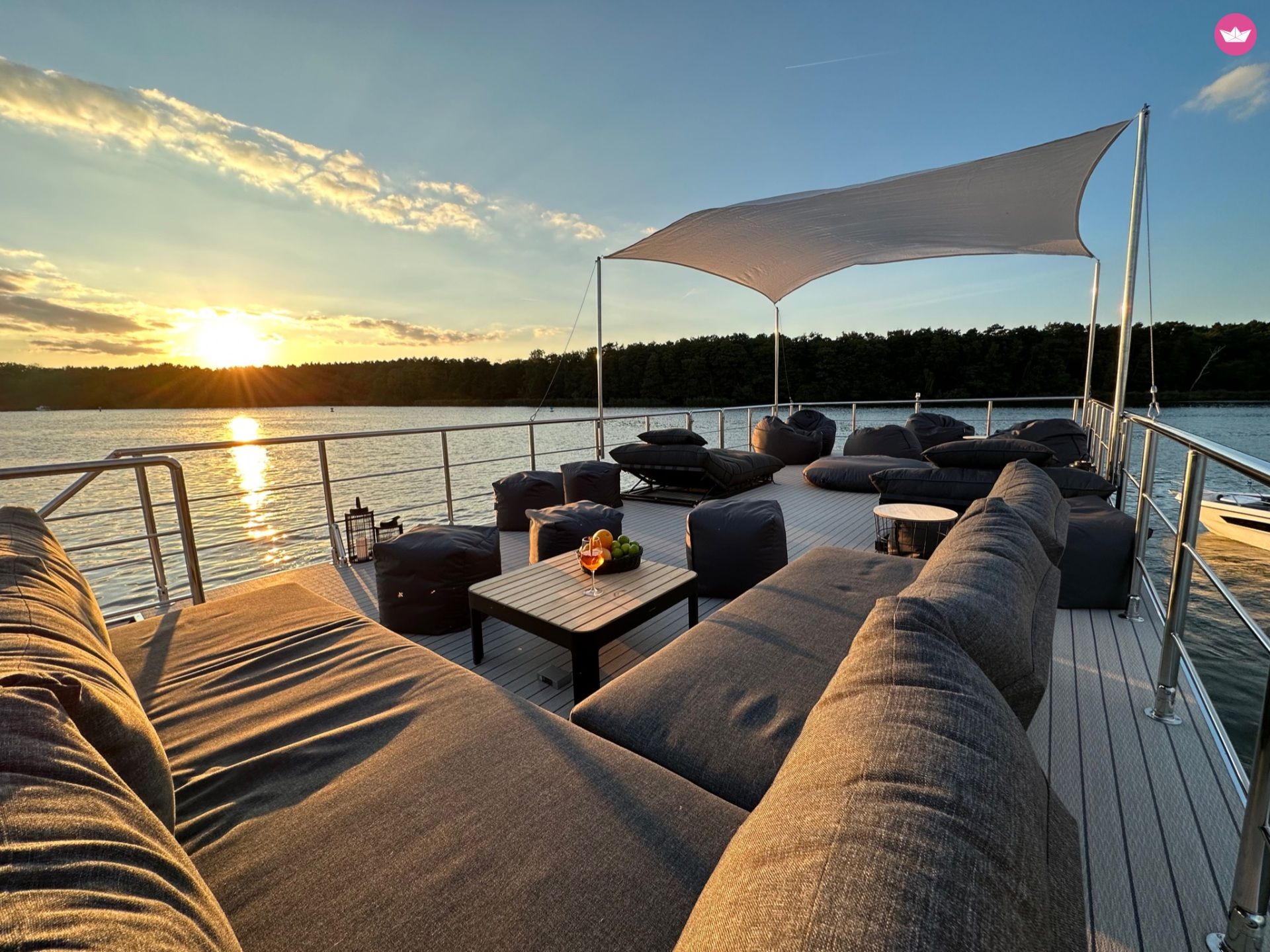 Péniche Desidus Loungeboot - BAR 3