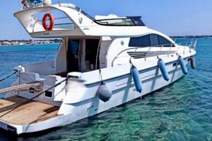 Noleggio Yacht a motore Carnevali 48 Fly Otranto