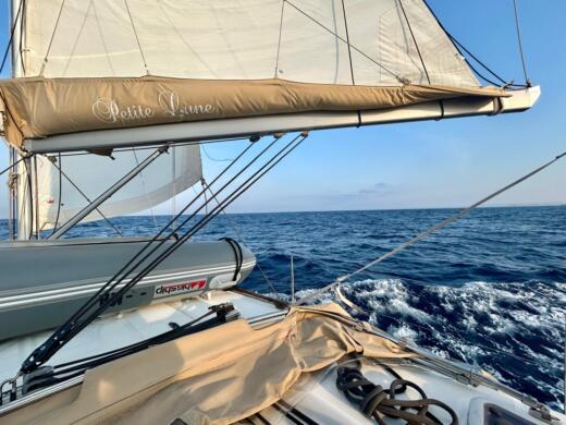 Marseille Sailboat DUFOUR 375 Grand large alt tag text