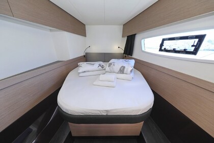 Verhuur Catamaran Fountaine Pajot Fountaine Pajot Elba 45 - 3 + 1 cab. Trogir