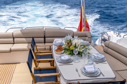 Sunseeker Predator 72