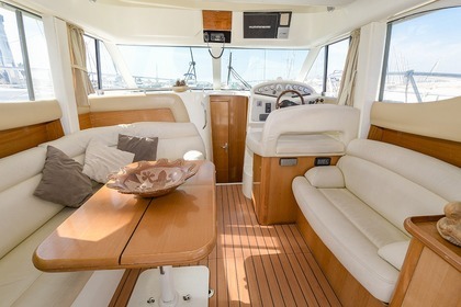 Disfruta a bordo del Prestige 32