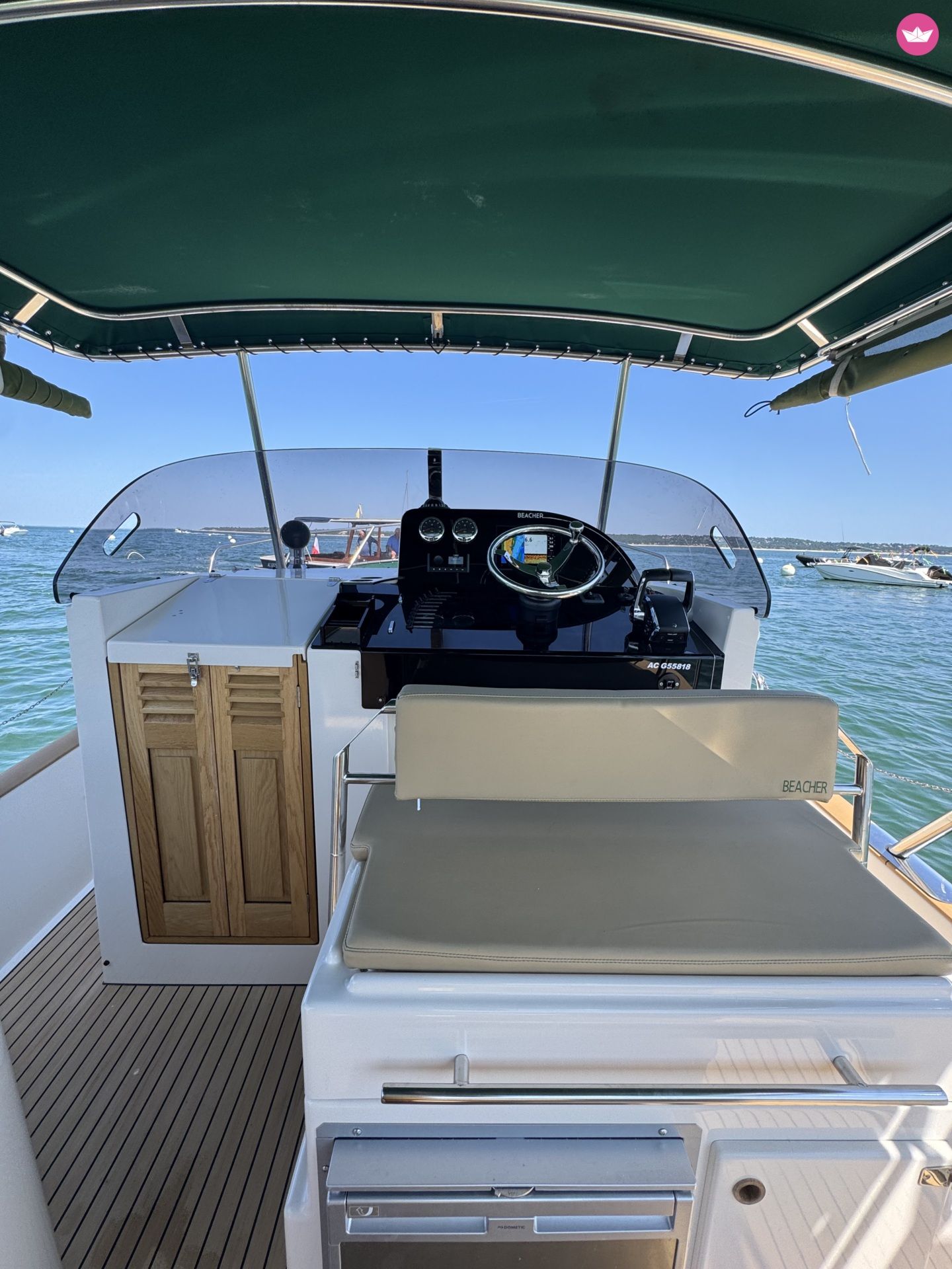 Bateau à moteur Beacher V10.2 400cv 7