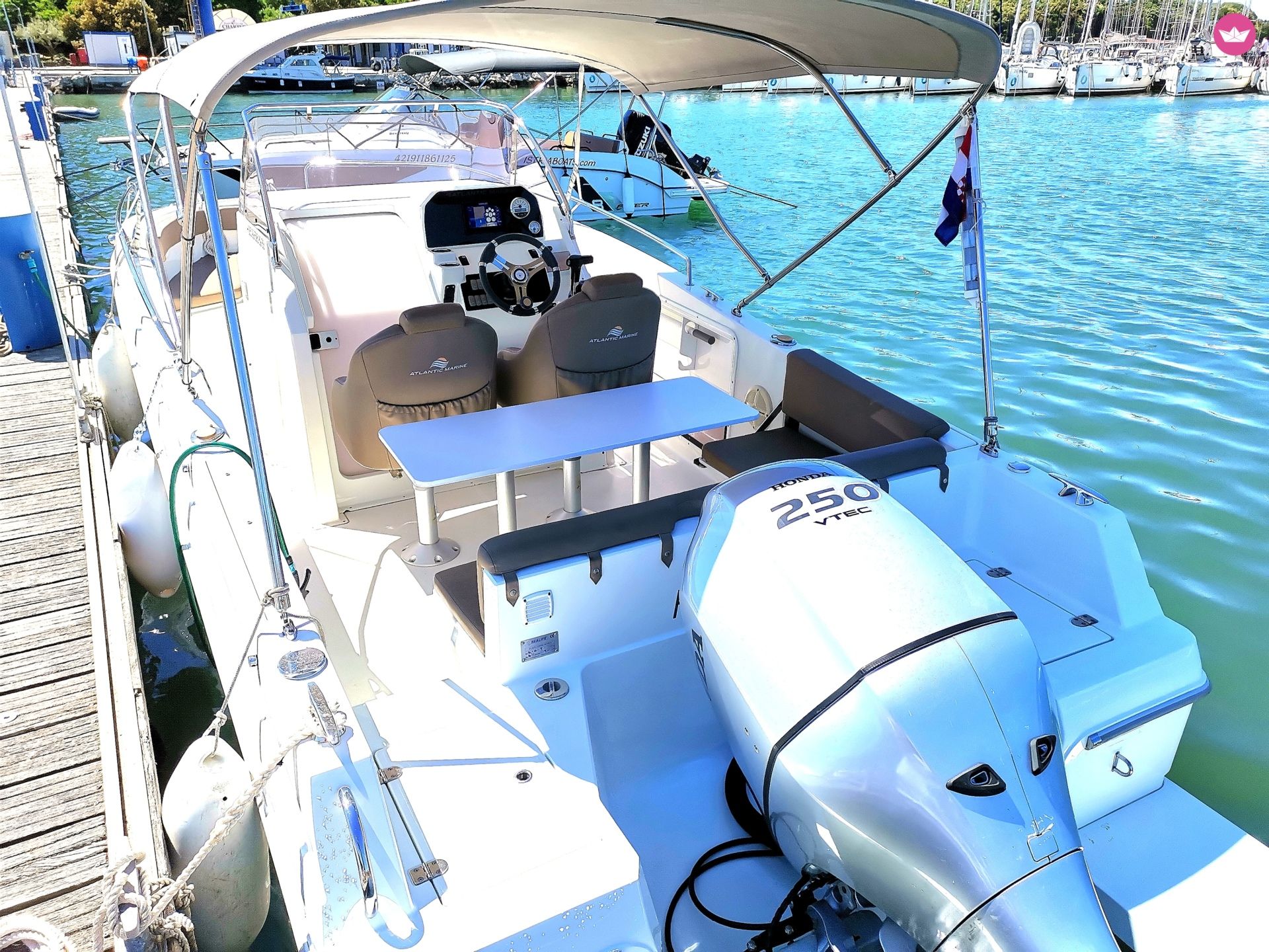 Bateau à moteur Atlantic Marine Open 750 250cv 6