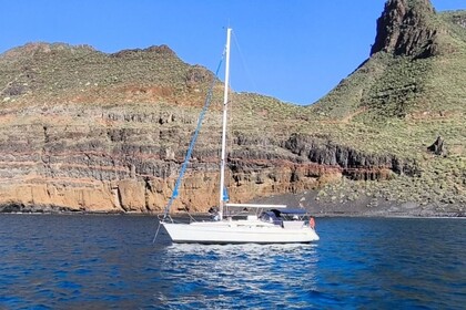 Hire Sailboat Bavaria 40 Cruiser Santa Cruz de Tenerife