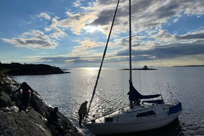 Hire Sailboat Compis Compis 28 Gothenburg