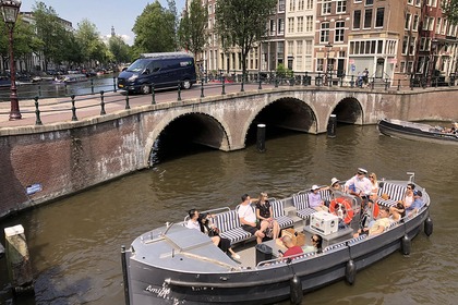 Rental Motorboat Sloop Amigo Amsterdam