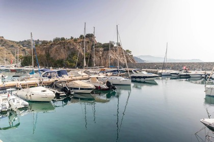 Verhuur Motorboot Sea Ray 240 Sundeck La Herradura