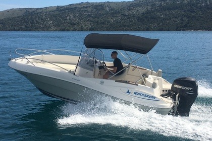 Charter Motorboat Quicksilver 635 Commander Trogir