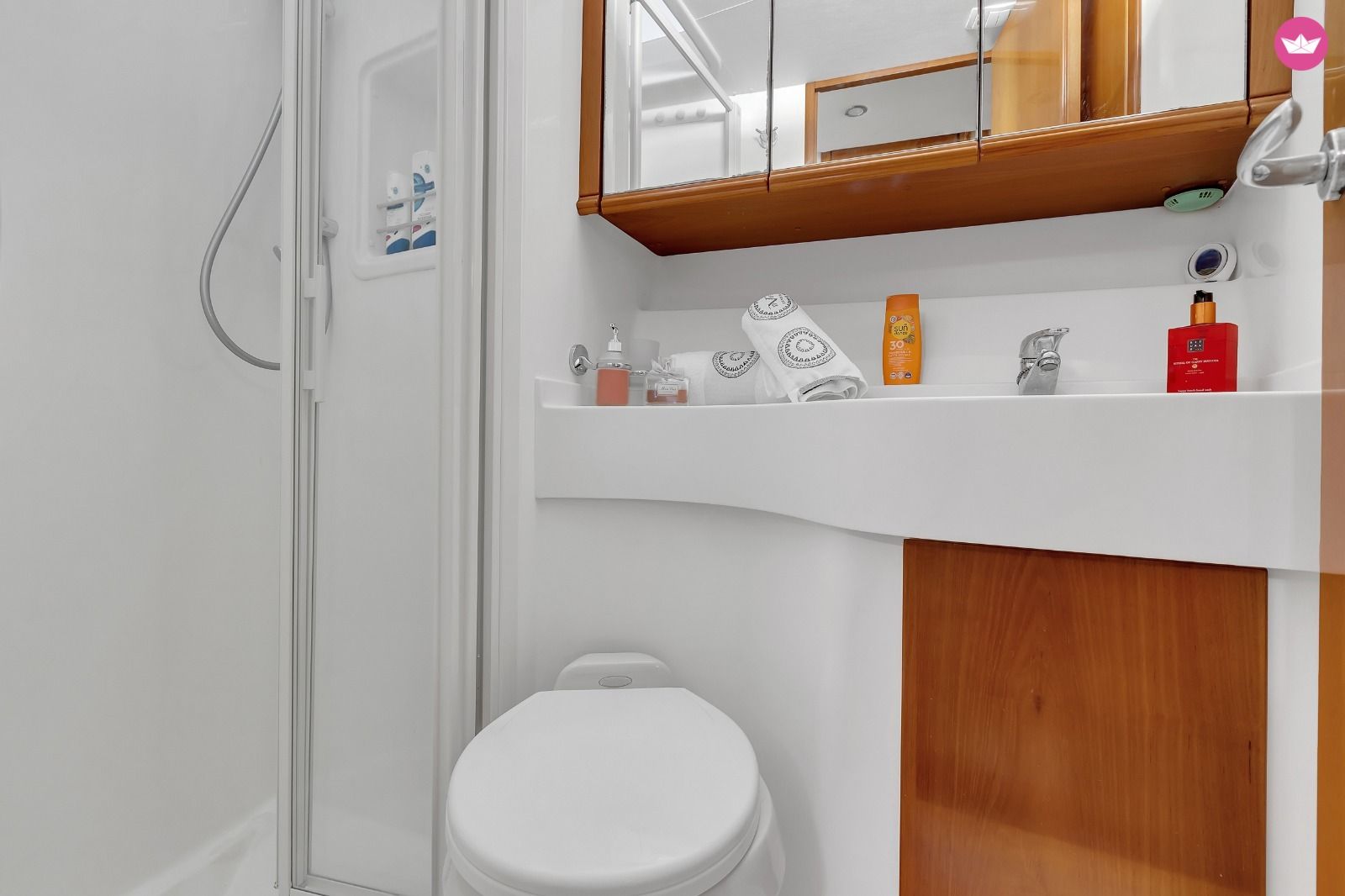 Bateau à moteur Rodman R-1250 960cv 8