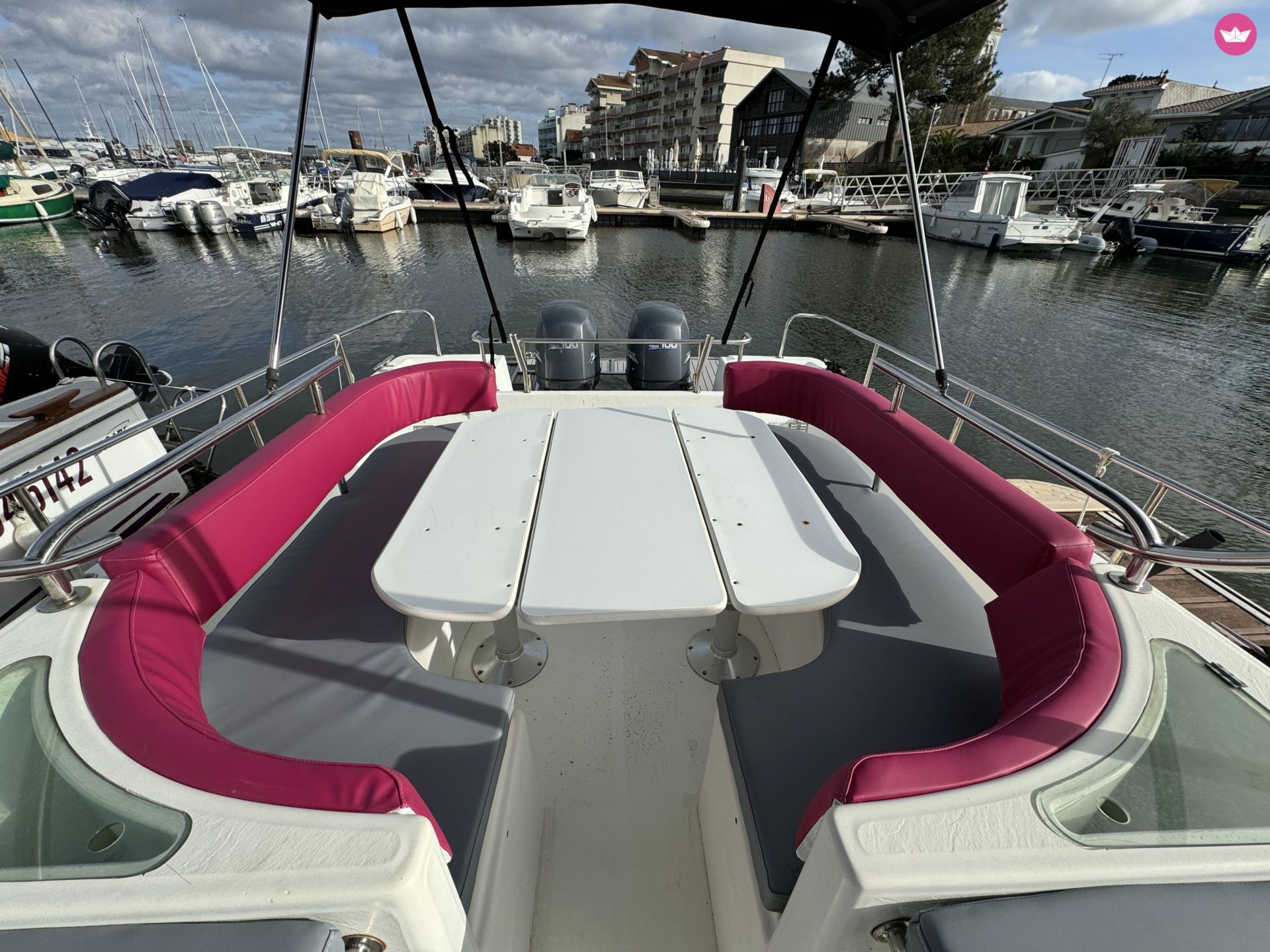 Bateau à moteur Beacher 8.40 200cv 2