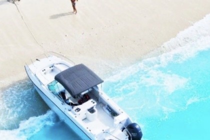 Location Bateau à moteur Glacier Bay Cat Providenciales