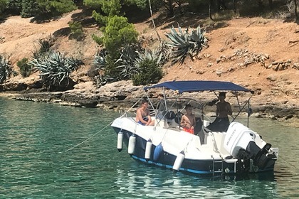 Quicksilver Commander 635