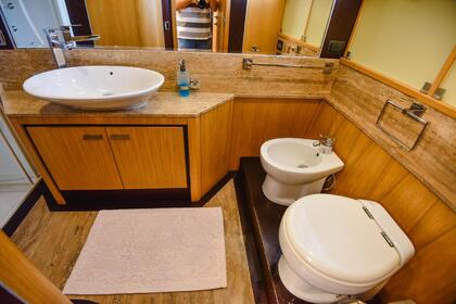 Luxury Motor yacht with a capacity of 8 people