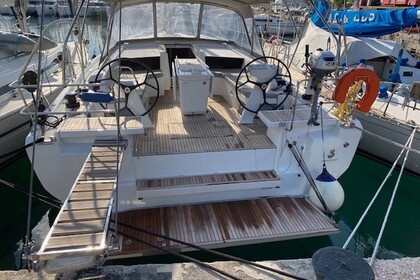 Rental Sailboat Beneteau Oceanis 46.1 Alimos