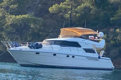 Luxury Motoryacht with a capacity of 6 people