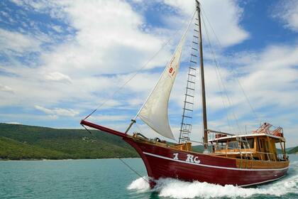 Noleggio Barca a motore Handcrafted Traditional Wooden Boat Trget