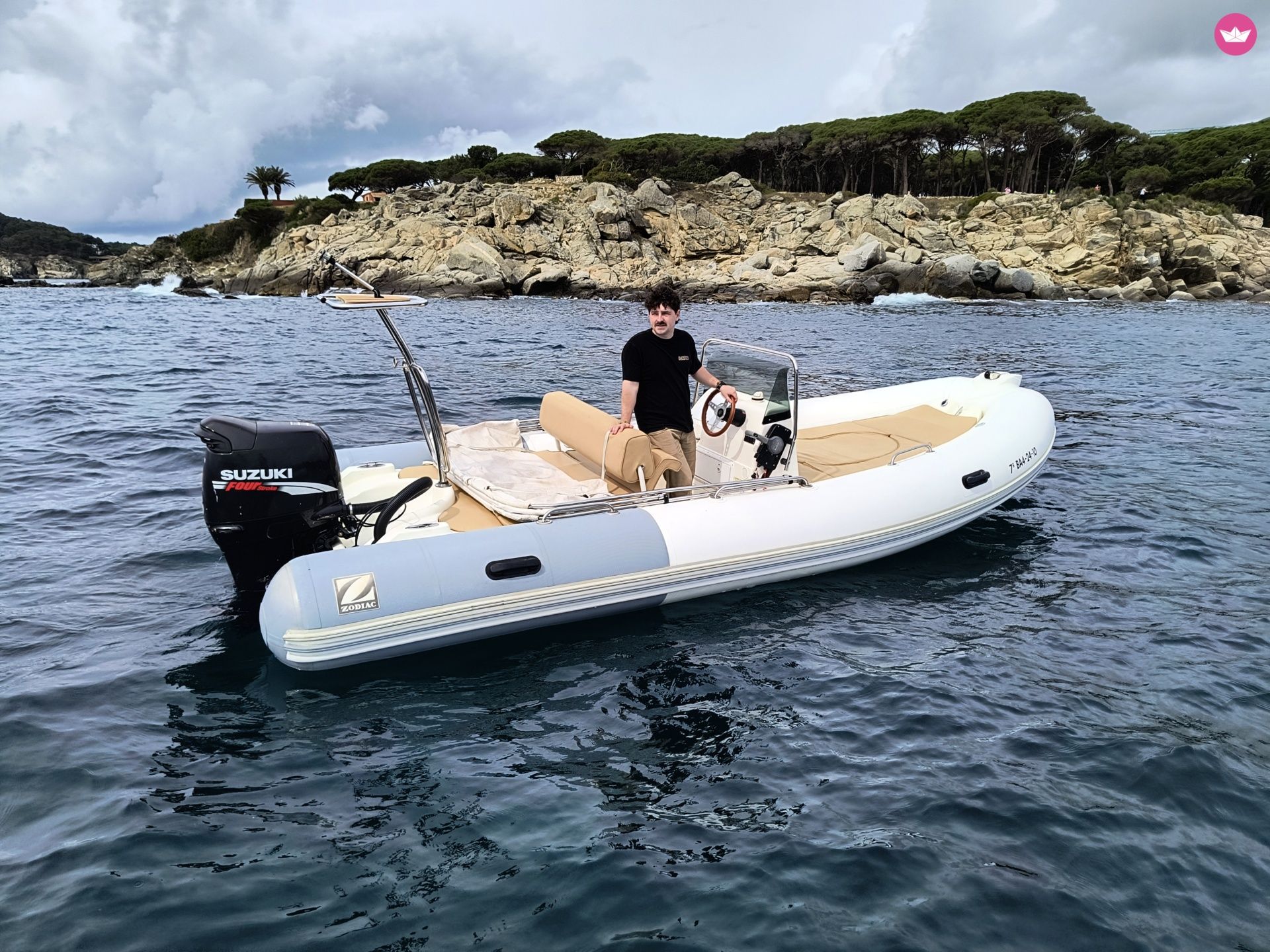 Bateau à moteur Zodiac MEDLINE II 140cv 2