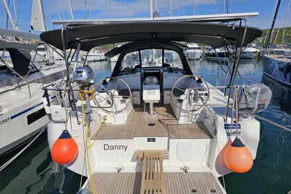 Noleggio Barca a vela Bavaria Bavaria C38 Veglia
