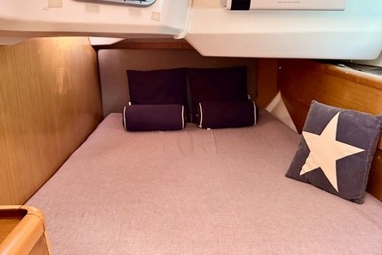 Sailing White Lotus tour Taormina