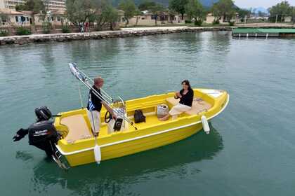Hyra båt Båt utan licens  Athina 2016 Korfu