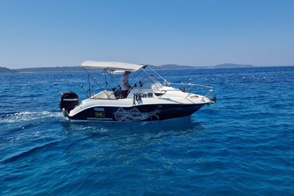 Hire Motorboat Quicksilver 540 Cabin Hvar