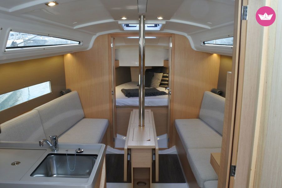 Beneteau Oceanis 30.1 in Barcelona for hire