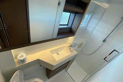 Descubre el lujo y la comodidad a bordo de nuestro LAGOON 50 (2022)