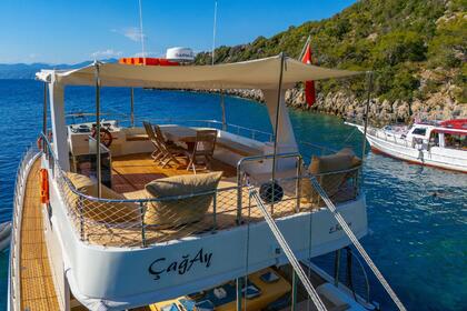 Luxury Gulet with a capacity of 8 people