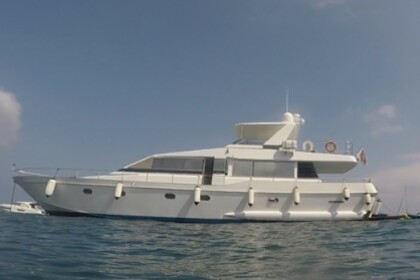 Charter Motorboat cantiere diano diano 22 Malta